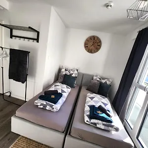 Modernes Mit Wifi, Aufzug & Kostenlos Parken El-living Apartment